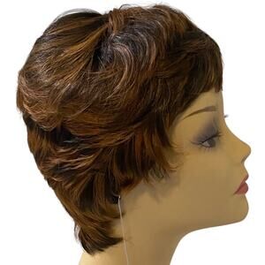 CARRIE Everyday Razor Boy Cut Pixie Wig P4/27/30 Brown Blonde Synthetic NWT a862